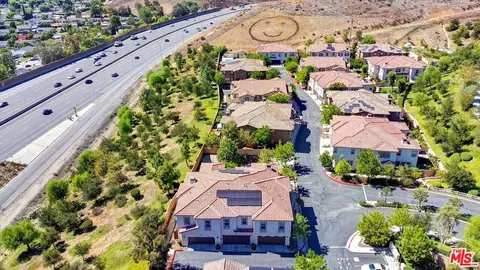 View/Area - 2431 Birchknoll Ct #2, Simi Valley, CA 93063 photo 4 of 9