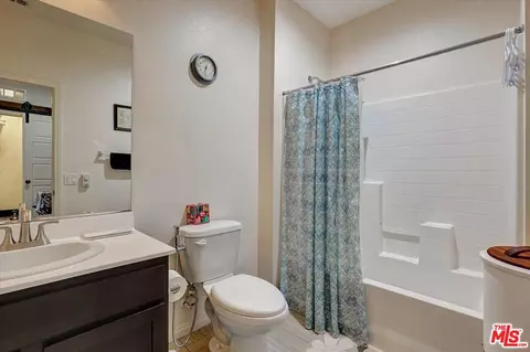 Bath - 2431 Birchknoll Ct #2, Simi Valley, CA 93063 photo 2 of 3