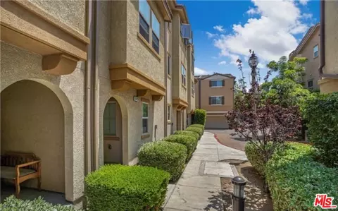 14120 W Willow Ln, Van Nuys, CA 91405