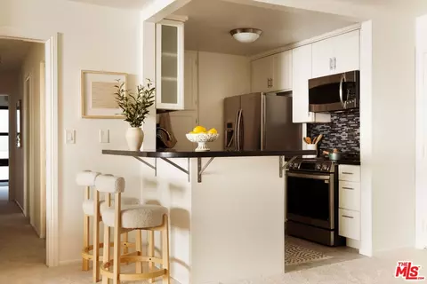 8640 Gulana Ave #J2016, Playa Del Rey, CA 90293