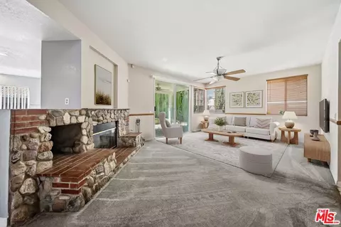Living - 44333 Shad St, Lancaster, CA 93536 photo 2 of 3