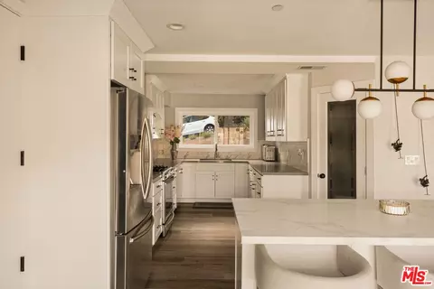Kitchen - 1664 Gladys Dr, Glendale, CA 91206 photo 2 of 4