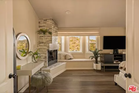 Other - 1664 Gladys Dr, Glendale, CA 91206 photo 4 of 7