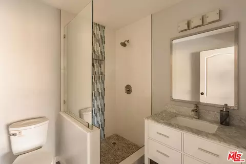 Bath - 1664 Gladys Dr, Glendale, CA 91206 photo 7 of 7