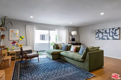 12955 Riverside Dr #203, Sherman Oaks, CA 91423