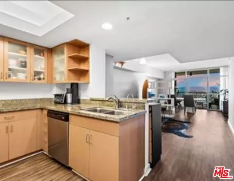 13700 Marina Pointe Dr #1210, Marina Del Rey, CA 90292