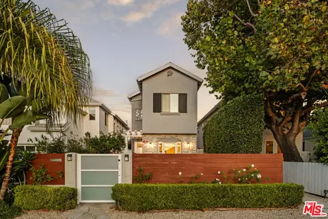 8310 Altavan Ave, Los Angeles, CA 90045