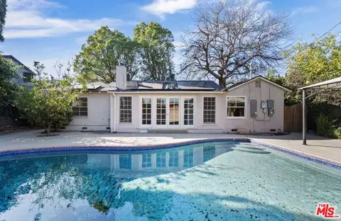 6114 Buffalo Ave, Van Nuys, CA 91401