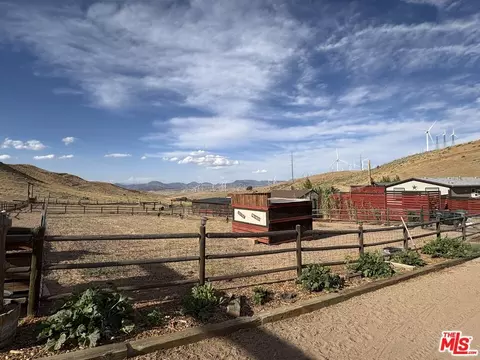 Exterior - 17111 Tehachapi Willow Spgs, Tehachapi, CA 93561 photo 5 of 9