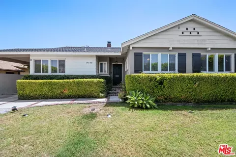 Exterior - 19540 Gilmore St, Reseda, CA 91335 photo 2 of 9