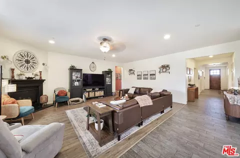 Living - 15538 Quintero Pl, Bakersfield, CA 93314 photo 1 of 2