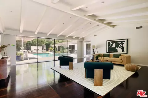 880 Canterbury Rd, San Marino, CA 91108