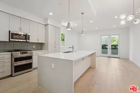 1746 Garfield Pl #101, Los Angeles, CA 90028