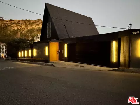 1821 Sunset Plaza Dr, Los Angeles, CA 90069