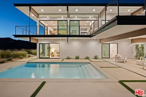 2165 E Little Las Flores Rd, Topanga, CA 90290