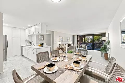 7742 Redlands St #D2052, Playa Del Rey, CA 90293