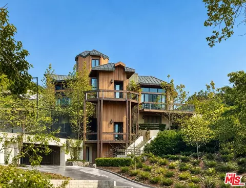 1119 Moraga Dr, Los Angeles, CA 90049
