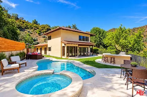 13129 N Sherry Ln, Los Angeles, CA 90049