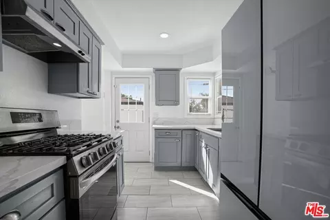 Kitchen - 248 E 69th Way, Long Beach, CA 90805 photo 1 of 3