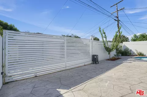 Exterior - 248 E 69th Way, Long Beach, CA 90805 photo 6 of 7