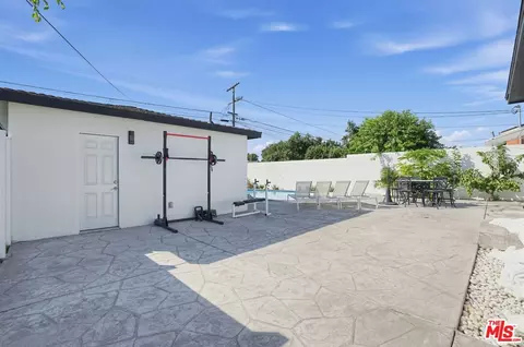 Exterior - 248 E 69th Way, Long Beach, CA 90805 photo 5 of 7