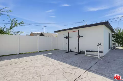 Exterior - 248 E 69th Way, Long Beach, CA 90805 photo 4 of 7
