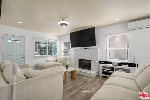 Living - 248 E 69th Way, Long Beach, CA 90805 photo 3 of 3