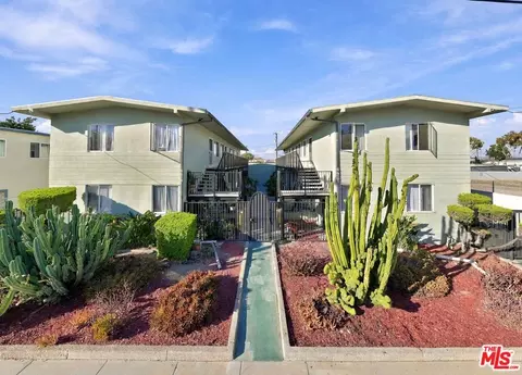 4425 W 159th St, Lawndale, CA 90260