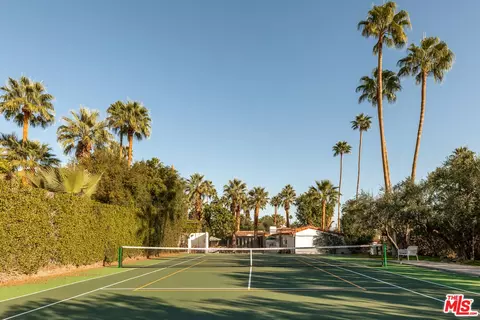 1907 S Mesa Dr, Palm Springs, CA 92264