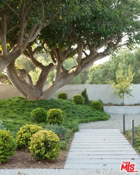 Exterior - 7310 Birdview Ave, Malibu, CA 90265 photo 3 of 5