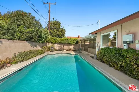 Exterior - 541 Silvera Ave, Long Beach, CA 90803 photo 8 of 8