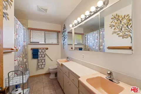 Bath - 541 Silvera Ave, Long Beach, CA 90803 photo 5 of 5