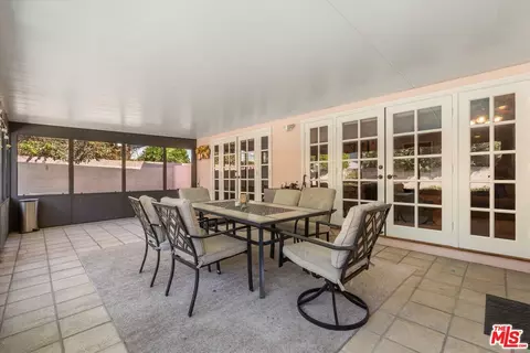 Exterior - 541 Silvera Ave, Long Beach, CA 90803 photo 4 of 8