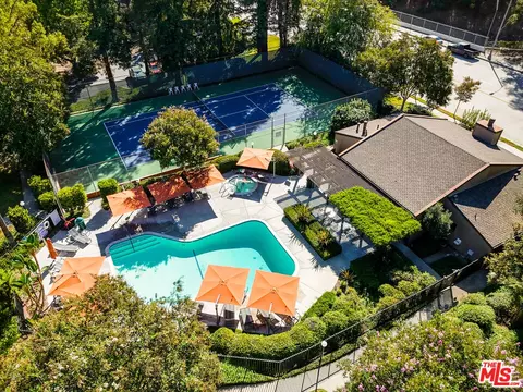 Exterior - 285 Rosemont Ave, Pasadena, CA 91103 photo 5 of 6