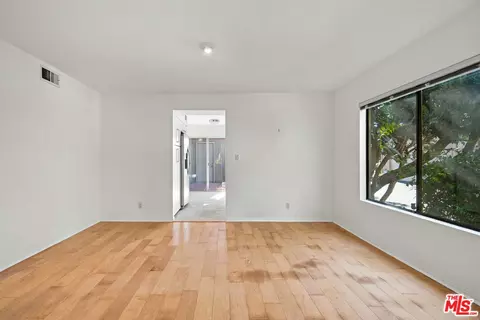 Living - 285 Rosemont Ave, Pasadena, CA 91103 photo 2 of 7