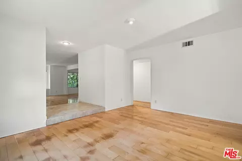Living - 285 Rosemont Ave, Pasadena, CA 91103 photo 6 of 7