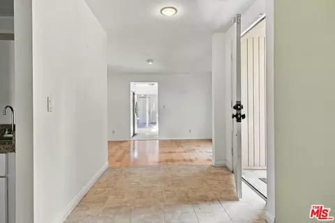 Entry Way - 285 Rosemont Ave, Pasadena, CA 91103 photo 1 of 4