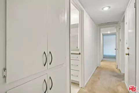 Entry Way - 285 Rosemont Ave, Pasadena, CA 91103 photo 4 of 4