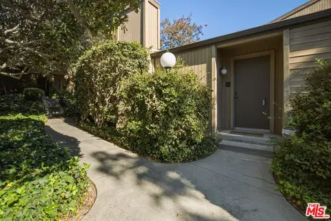 Exterior - 285 Rosemont Ave, Pasadena, CA 91103 photo 2 of 6