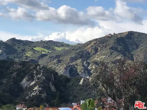 17290 Avenida De La Herradura, Pacific Palisades, CA 90272