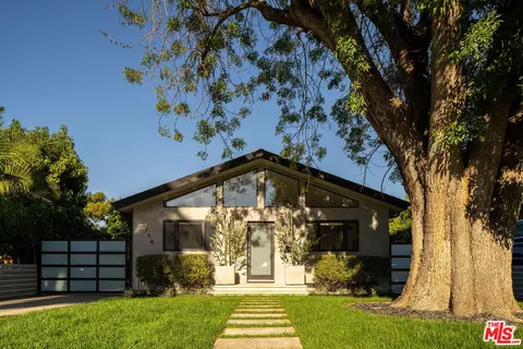 3758 Barry Ave, Los Angeles, CA 90066