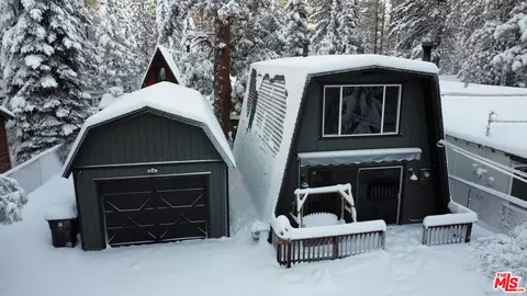 Exterior - 1009 Sugarloaf Blvd, Big Bear City, CA 92314 photo 6 of 7