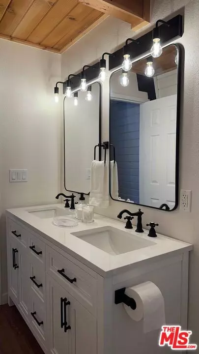 Bath - 1009 Sugarloaf Blvd, Big Bear City, CA 92314 photo 1 of 2