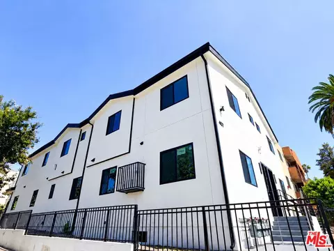 4627 Rosewood Ave, Los Angeles, CA 90004
