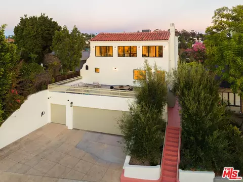 1876 Lemoyne St, Los Angeles, CA 90026