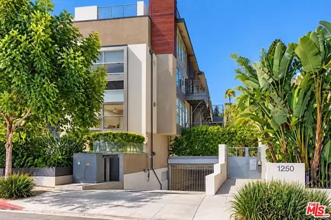 1250 N Harper Ave #302, Los Angeles, CA 90046