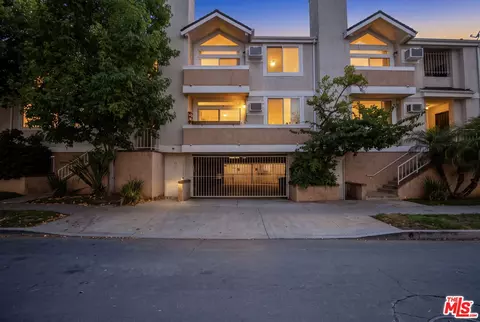 9707 Charnock Ave #203, Los Angeles, CA 90034