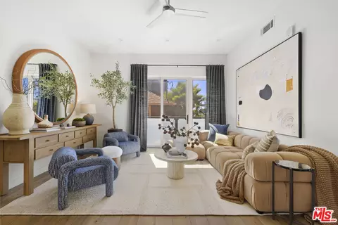 1041 N Spaulding Ave #208, Los Angeles, CA 90046