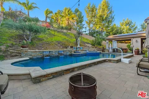 22359 Foxhall Dr, Corona, CA 92883