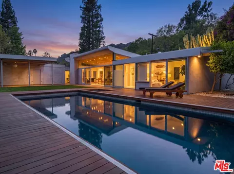 2538 Hutton Dr, Beverly Hills, CA 90210